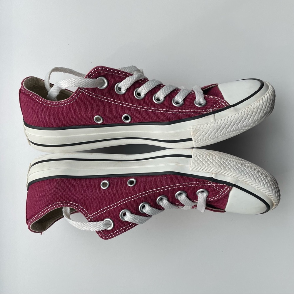 Converse Chuck Taylor All Star Unisex Low Top Burgundy Canvas Sneakers Sz W7, M5 - Picture 5 of 11